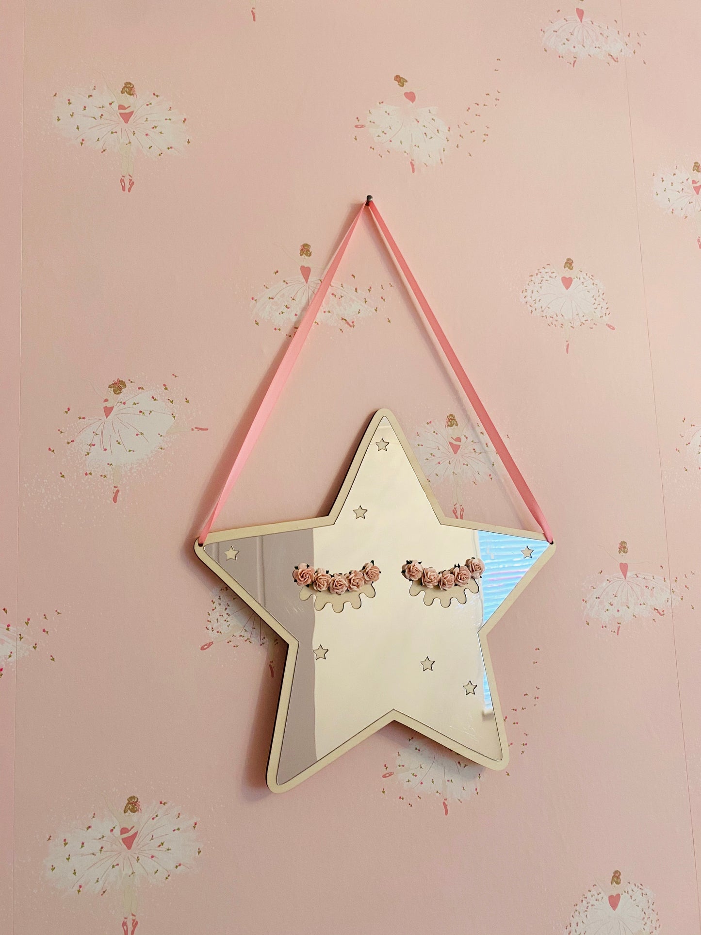 Sleepy star shape mirror